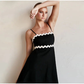 Vestido Midi Elegante com Alças Onduladas